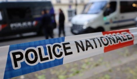 Die französische Polizei entdeckte in einem britischen Lieferwagen mit MIgranten einen Toten. ...