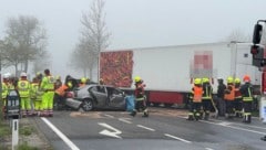 Ein Großaufgebot an Einsatzkräften war an der Unfallstelle.