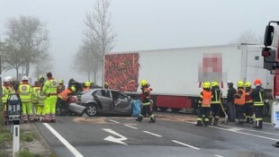 Ein Großaufgebot an Einsatzkräften war an der Unfallstelle.