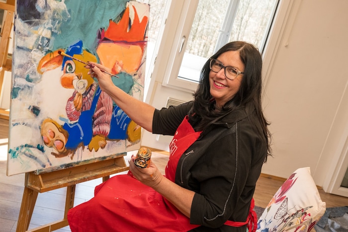 Farben spielen für Barbara Scheikl eine zentrale Rolle und haben Aussagekraft.