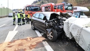 Offenbar völlig ungebremst krachte ein Einheimischer auf einen Anpralldämpfer.