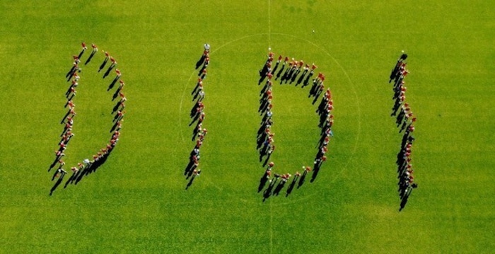 Eine schöne Erinnerungen von Nachwuchskickern an Didi Constantini.