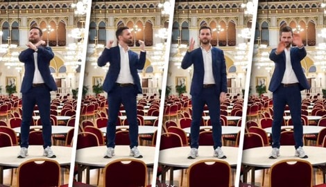 Peter Kraus schwingt das Tanzbein.