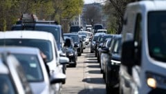 Für Auto- und auch Öffi- Pendler will Niederösterreichs SPÖ-Parteivorsitzender Sven Hergovich ...