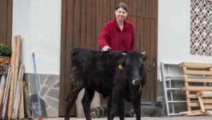 Die tägliche Arbeit mit ihren Tieren fällt Kerstin Hausegger immer schwerer.