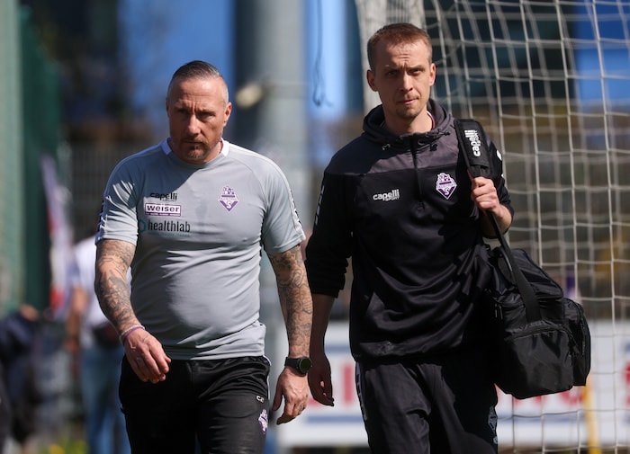 Trainer Christian Schaider (li.) verließ den Platz früh.