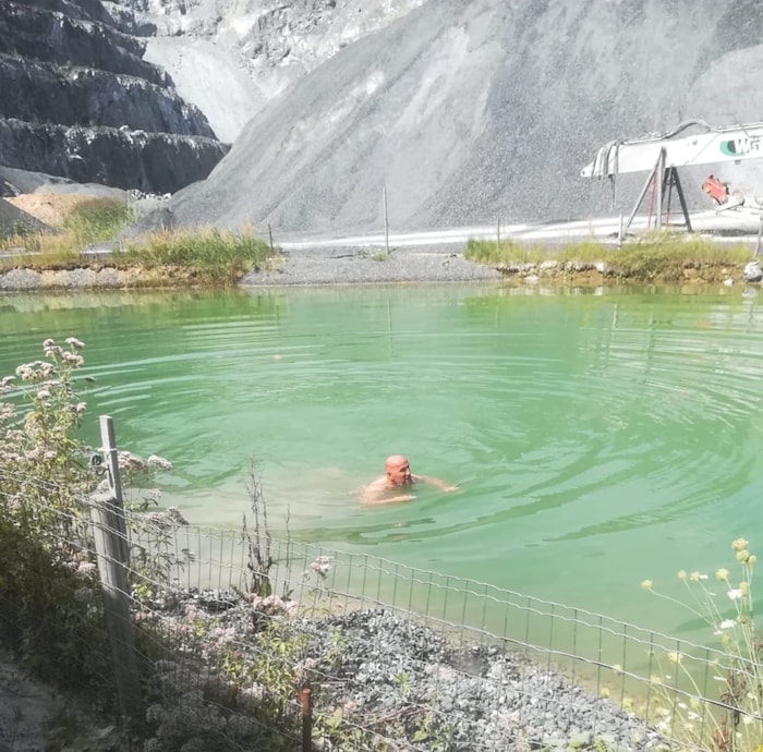 Arbeitskluft aus und ab in den Schotterteich: Für Kuktits und die Kollegen geht es im Sommer in ...