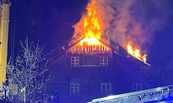 Das Wohnhaus ging in Flammen auf.