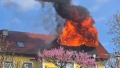 Das gesamte obere Stockwerk des Hauses brannte ab.