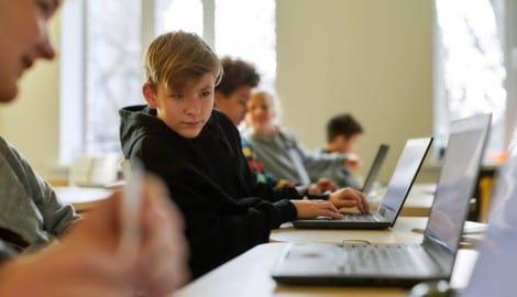 Seit Ende März können die Schulen die neuen, zentral vom Bildungsministerium bereitgestellten ...