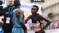 Jackline Chepngeno krachte beim Linz-Marathon mit einem Streckenposten zusammen.