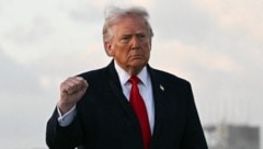 Trump will hart durchgreifen und einen Geldfluss an die Mullahs unterbinden.