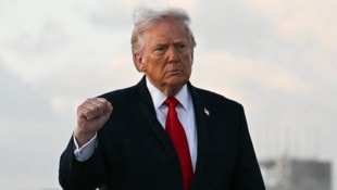 Trump will hart durchgreifen und einen Geldfluss an die Mullahs unterbinden.