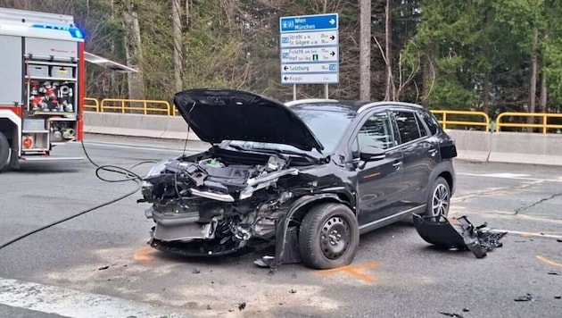 Völlig demoliert wurde eines der Autos.