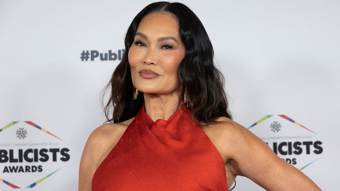 Tia Carrere (u. a. bekannt aus Relic Hunter) sorgt für Stimmung.