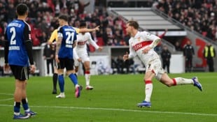 Maximilian Mittelstädt jubelt über seinen Treffer zum 3:0.