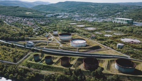 Tanklager am Seehafen-Terminal der Transalpinen Ölleitung: Im Abschnitt nahe Kärnten wurde im ...