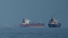 Sämtlichen Schiffen soll die Durchfahrt untersagt werden. 