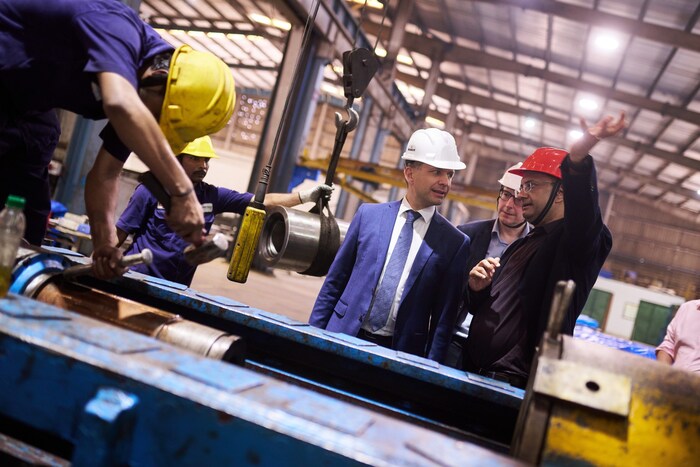 Hattmannsdorfer bei der Firma Primetals, die in ganz Indien Stahlwerke baut.