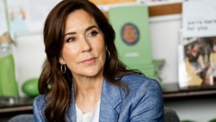 Königin Mary nahm mit bewegenden Worten Abschied von ihrem geliebten Vater, Professor John ...