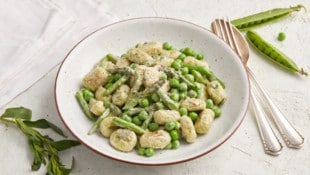 Falls mehr Frische erwünscht ist, kann man noch zusätzlich Zitronenzesten hinzufügen.