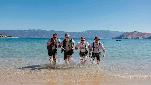 In der Tracht nach Kroatien.