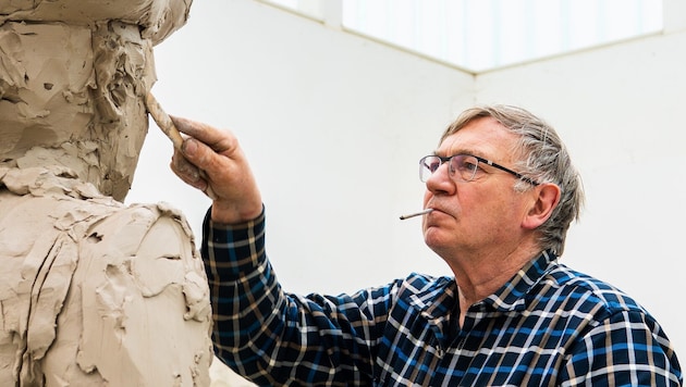 Stephan Balkenhol fertigt Skulpturen.