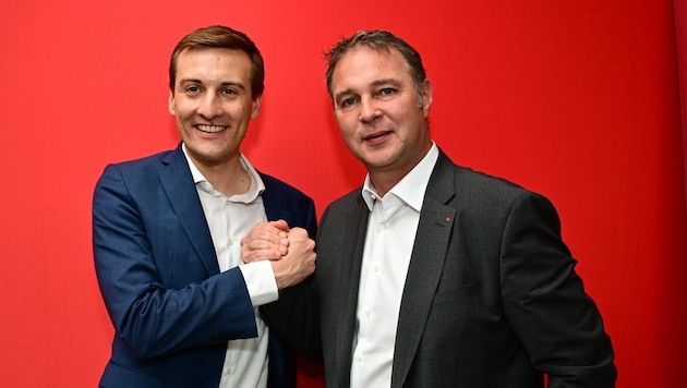 Da war die rote Welt in NÖ noch in Ordnung – Hergovich und Babler beim Landesparteitag 2023.