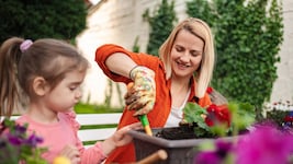 Im Frühling bei der Gartenarbeit die Haut wappnen.
