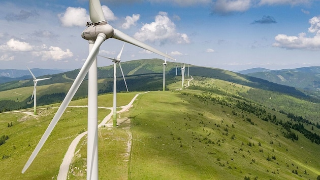 Auf steirischen Bergrücken wird die Windkraft deutlich ausgebaut.