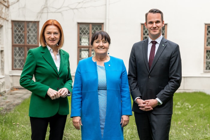 Landesrätin Simone Schmiedtbauer, Landeshauptmann-Stv. Manuela Khom und Landesrat Stefan Hermann ...