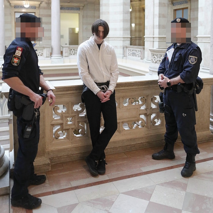 Der mittlerweile 19-Jährige will immer noch nicht unkenntlich gemacht werden – hier im ...