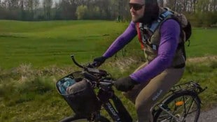 Michael Pichlmüller (36) strampelte mit einem alten Citybike nach Wien.
