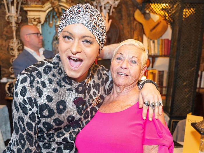 Deutscher Entertainer Julian F. M. Stoeckel feierte gemeinsam mit Jazz Gitti (re.)