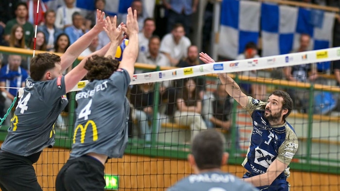 Ried (Nr. 4 Berkefelt) stemmte sich Hartberg erfolgreich entgegen – 3:2!