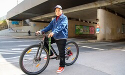 Rolando Dinglasans Fahrrad wurde aus seinem Haus geklaut. Sein neues Rad hat er daher ...