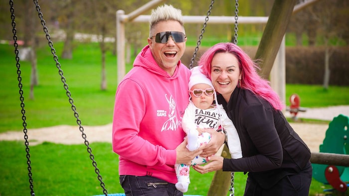 Familienglück auch am Ballermann: Matty Valentino mit seiner Sarita und Tochter Luna.
