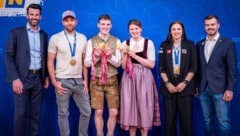 Sportlandesrat Udo Landbauer, Doppel-Olympiasieger Benni Karl, das paralympische Geschwisterduo ...