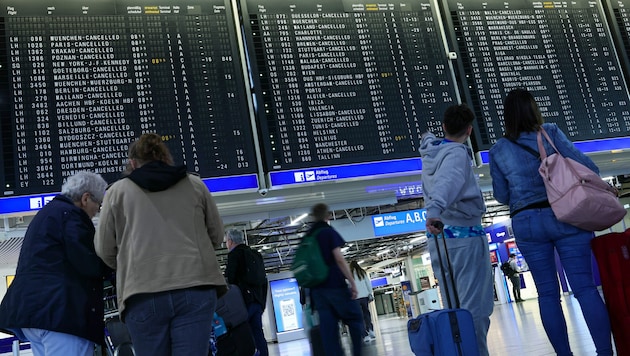 Der Streit um bessere Arbeitsbedingungen mit dem deutschen Luftfahrtkonzern führte zu hunderten ...