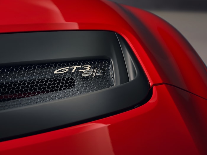 Der Schriftzug GT3 S/C ist nicht aufgeklebt, sondern aus dem Vollen geschnitten.