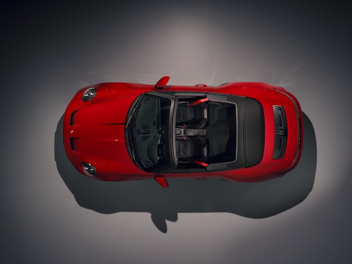 Das Windschott öffnet bis Tempo 110, stemmt sich auch bei Spitze 313 km/h gegen den Sturm.