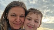 Mutter Martina K. mit Sohn Felix vor seinem Unfall.  