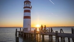 Stiller Moment am See – zwischen Himmel, Wasser und Horizont.