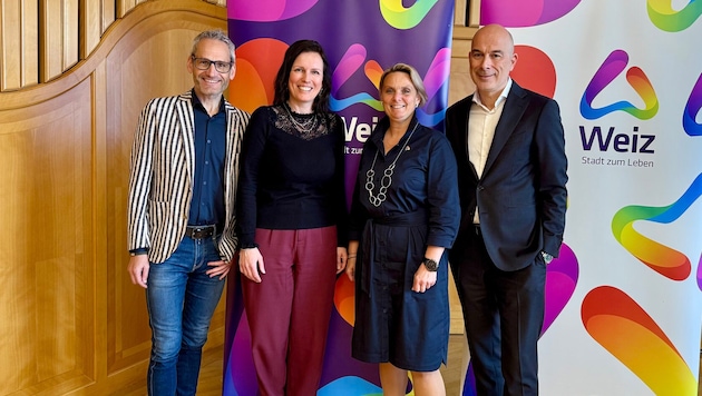 Von links: Finanzreferent Roman Neubauer, Petra Neuhold (stellvertretende Leiterin der ...