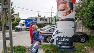 Nach den Wahlplakaten des noch amtierenden Regierungschefs soll nun auch das „System Orbán“ ...