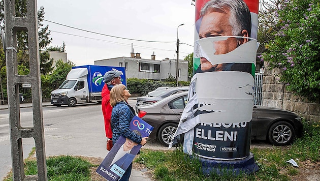 Nach den Wahlplakaten des noch amtierenden Regierungschefs soll nun auch das „System Orbán“ ...