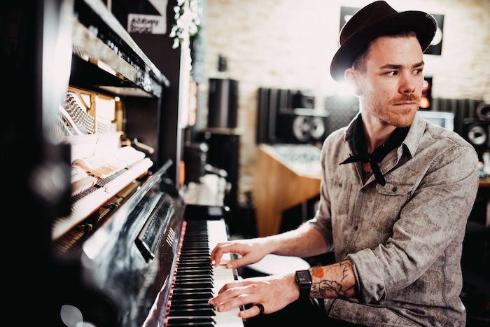 Matthias Ortner wird am 24. April im Kulturni dom Beliburg rocken.