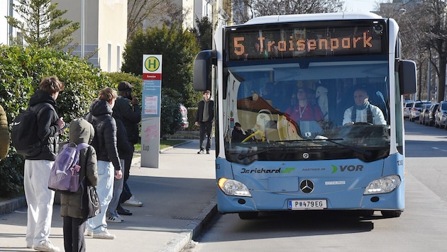 17 Busse werden in St. Pölten bis 2027 elektrisch unterwegs sein.
