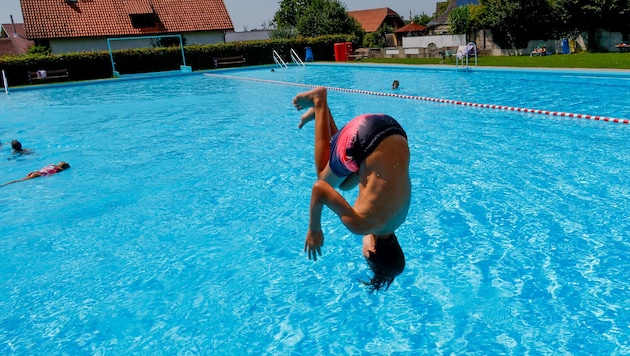 Dem Badespaß in Anthering wird auch in dieser Saison nichts im Weg stehen. Die Gemeinde sucht ...