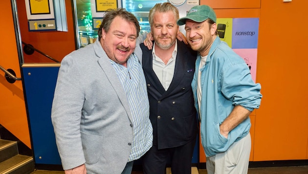 Statt auf Münzjagd lieber in Feierlaune: Christoph „Joseph“ Krutzler, Regisseur Marvin Kren und ...